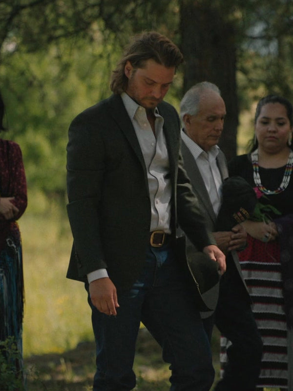 yellowstone-so5-kayce-dutton-black-blazer