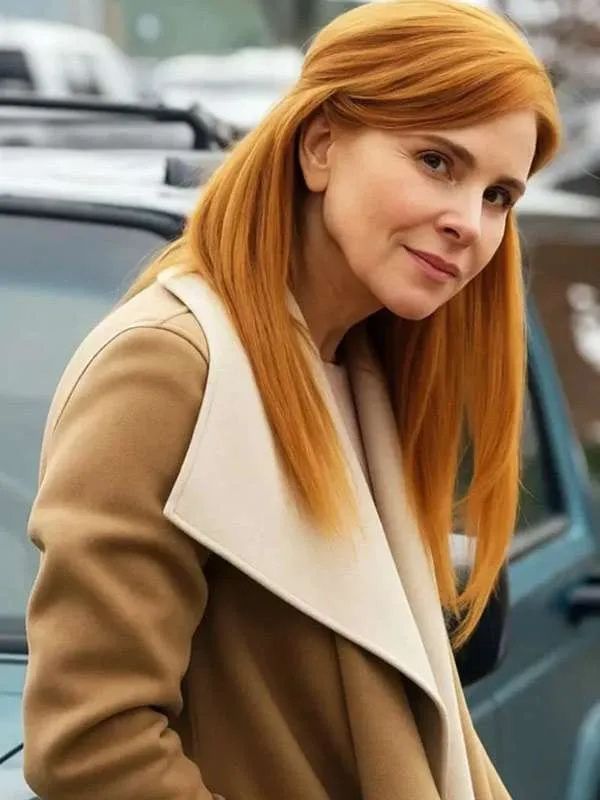 Sarah Rafferty My Life with the Walter Boys S02 Brown Trench Coat