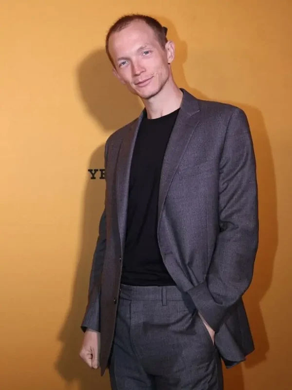 Yellowstone S05 Jefferson White Premiere Gray Suit