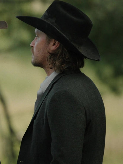 yellowstone-so5-kayce-dutton-black-blazer