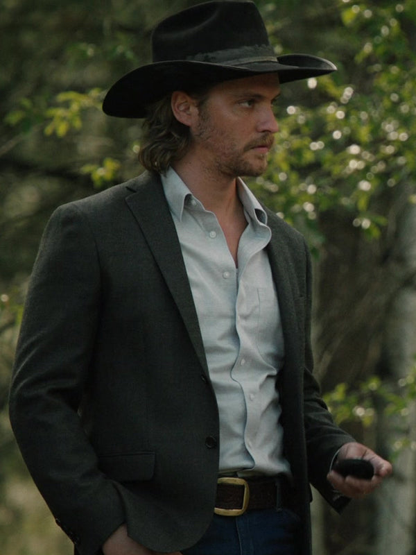 yellowstone-so5-kayce-dutton-black-blazer